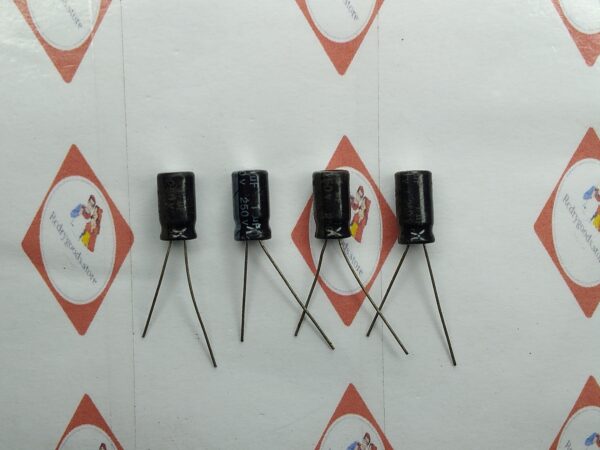 CAPACITOR 250V 1UF