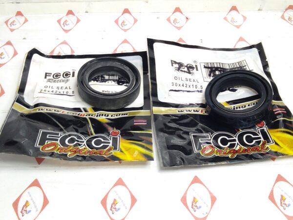 FCCI OIL SEAL CT100 BAJAJ 30X42X10.5