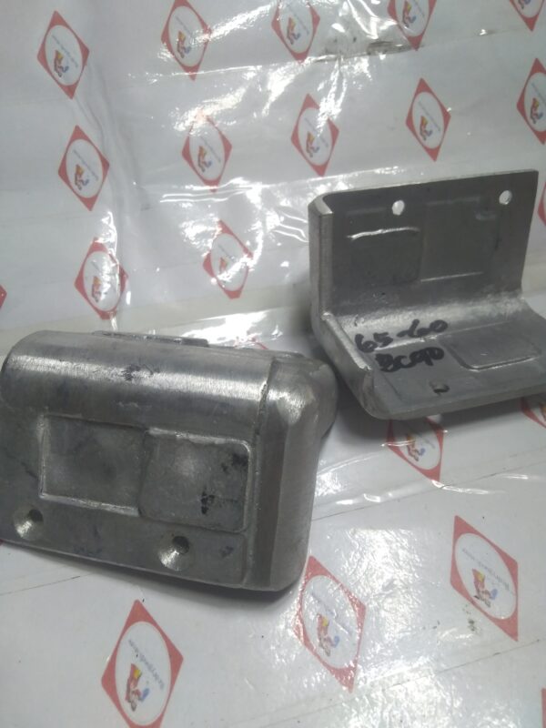 BAFFLE CORNER METAL 2X3.5''
